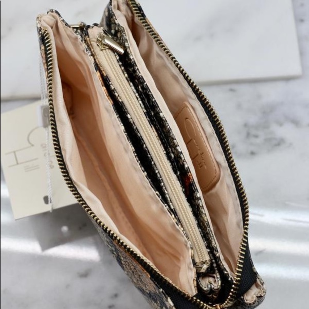 Liz Custom Collection Crossbody Bag - Picture 2 of 4